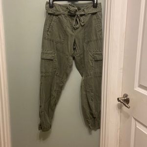 Cargo pants/jogger from the loft army green
